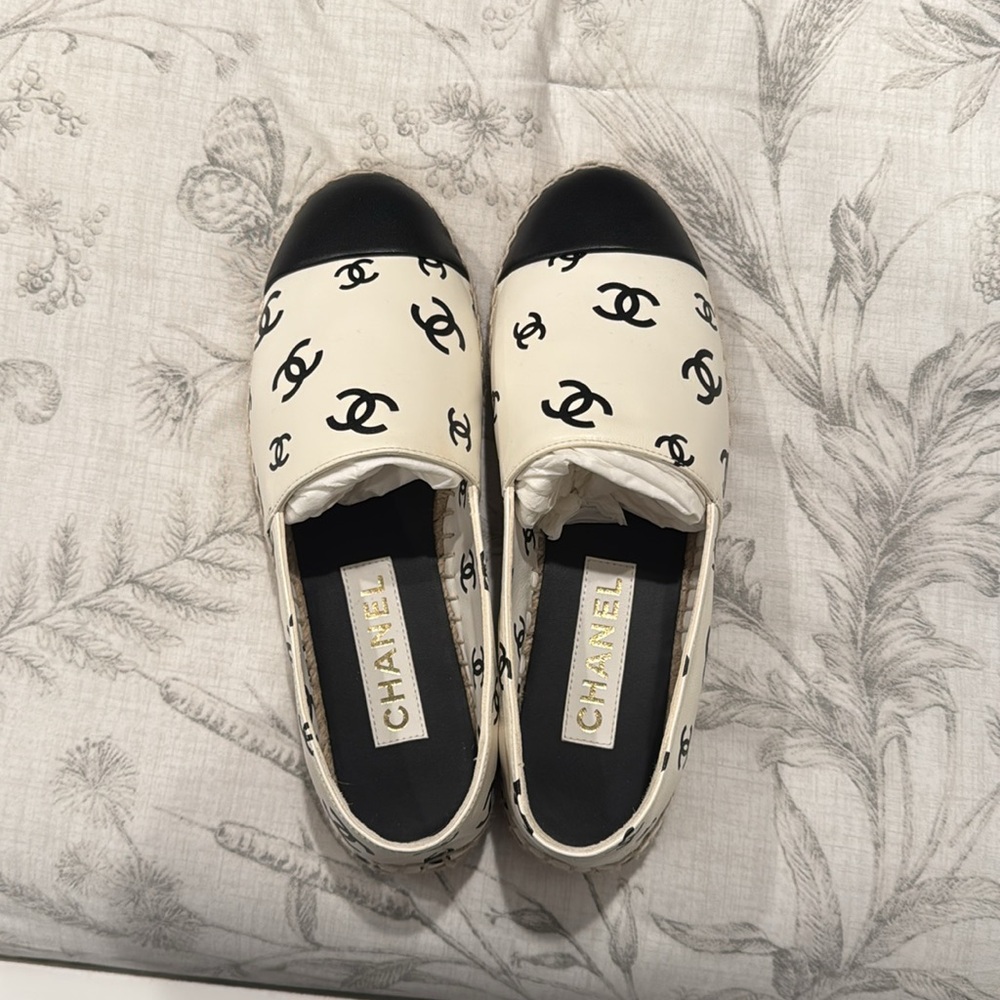 Authentic Chanel leather espadrilles - Picture 8 of 8